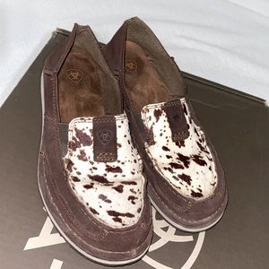 Women’s Ariat cow print loafers cruisers slip on shoes